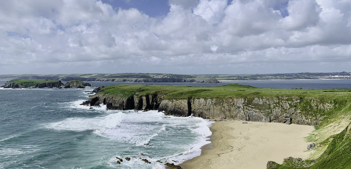 cottage-holidays-wales-home-top